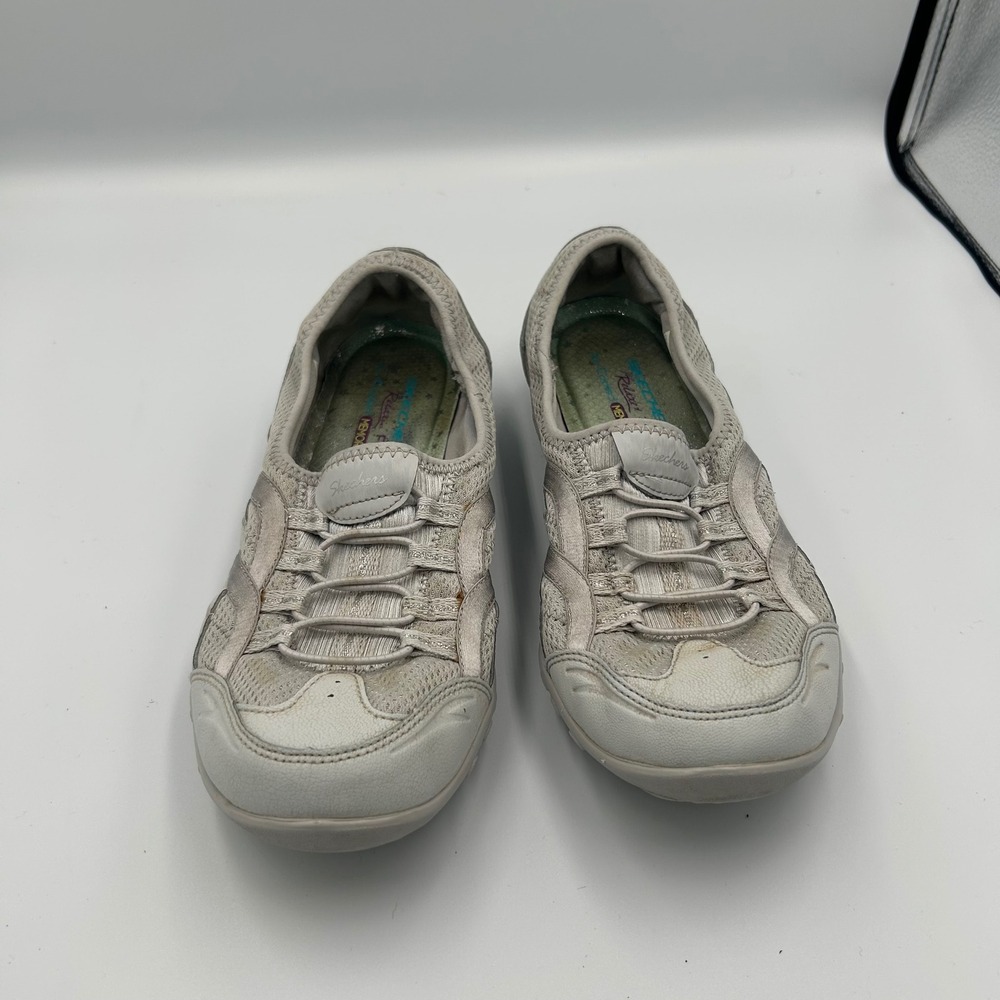 Skechers Relaxed Fit Sneakers Womens 8.5 Light Grey Bungee Slip On 23203